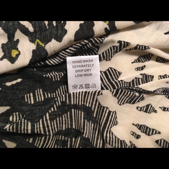 NWT Breezy patterned skater dress, size S - Picture 8 of 8